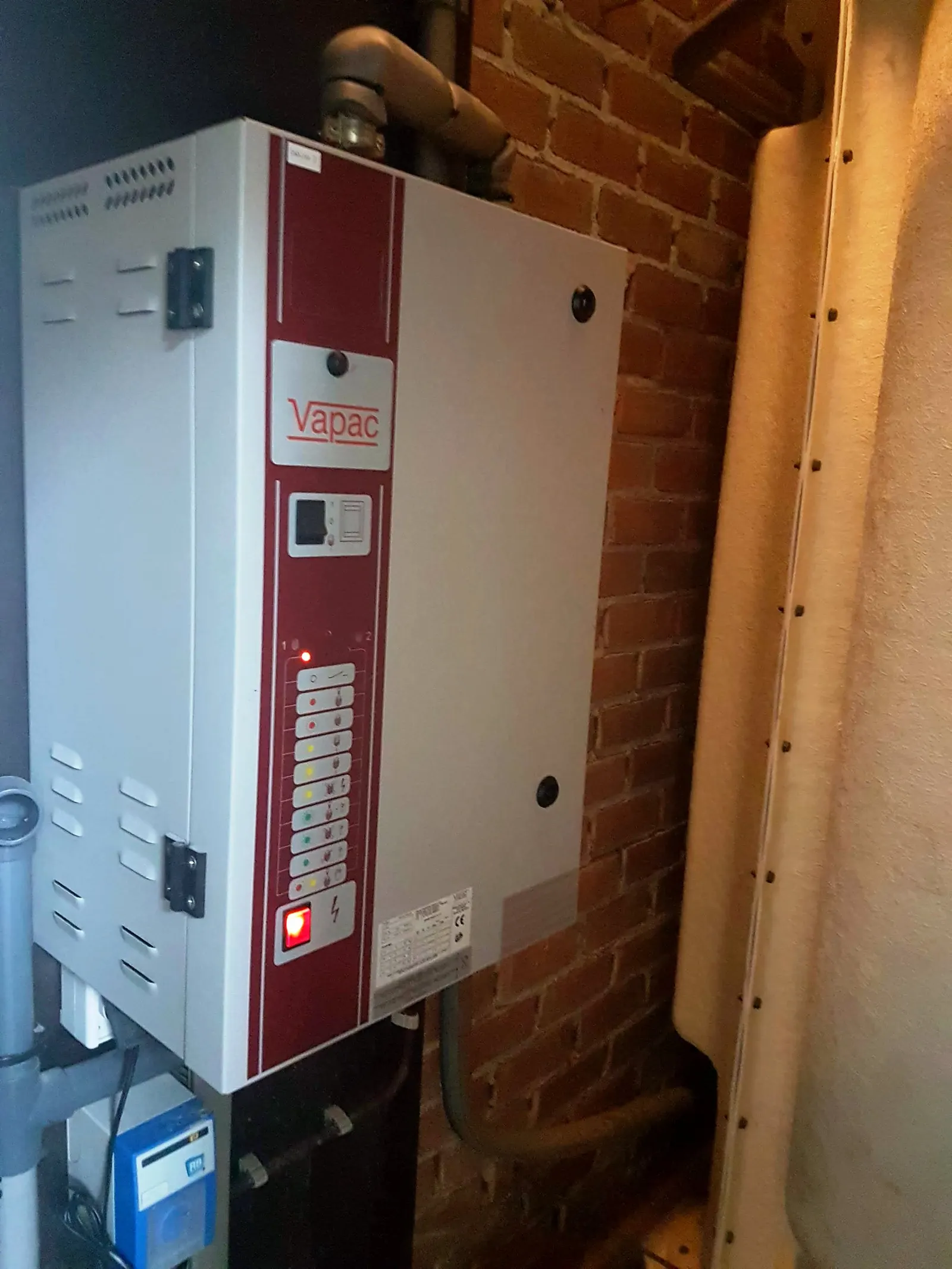 Stoomgenerator voor de stoomcabines van Optisport Zwembad De Waterhoorn